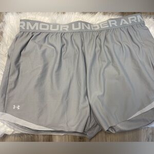 Men’s UA shorts